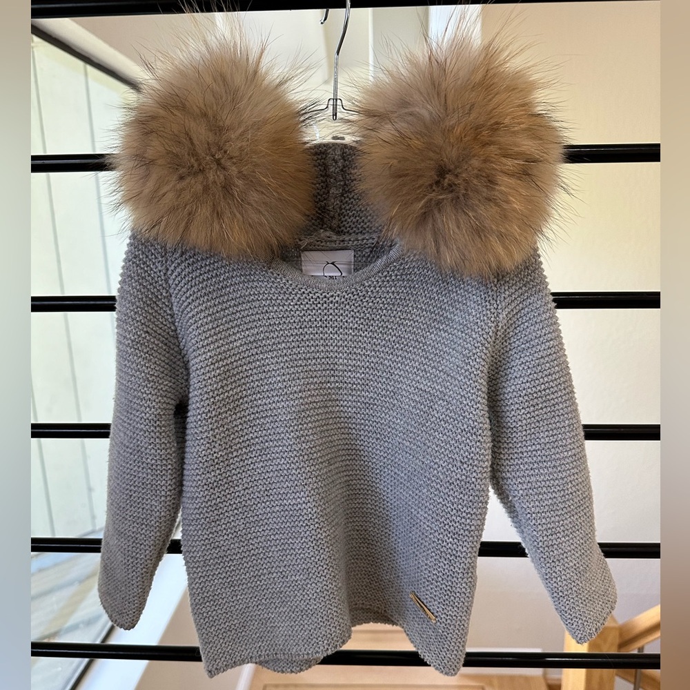 Mi Loves sweater